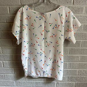 1980S VINTAGE WOMENS WHITE GOLD TEE PRINTED SHORT SLEEVE BLOUSE